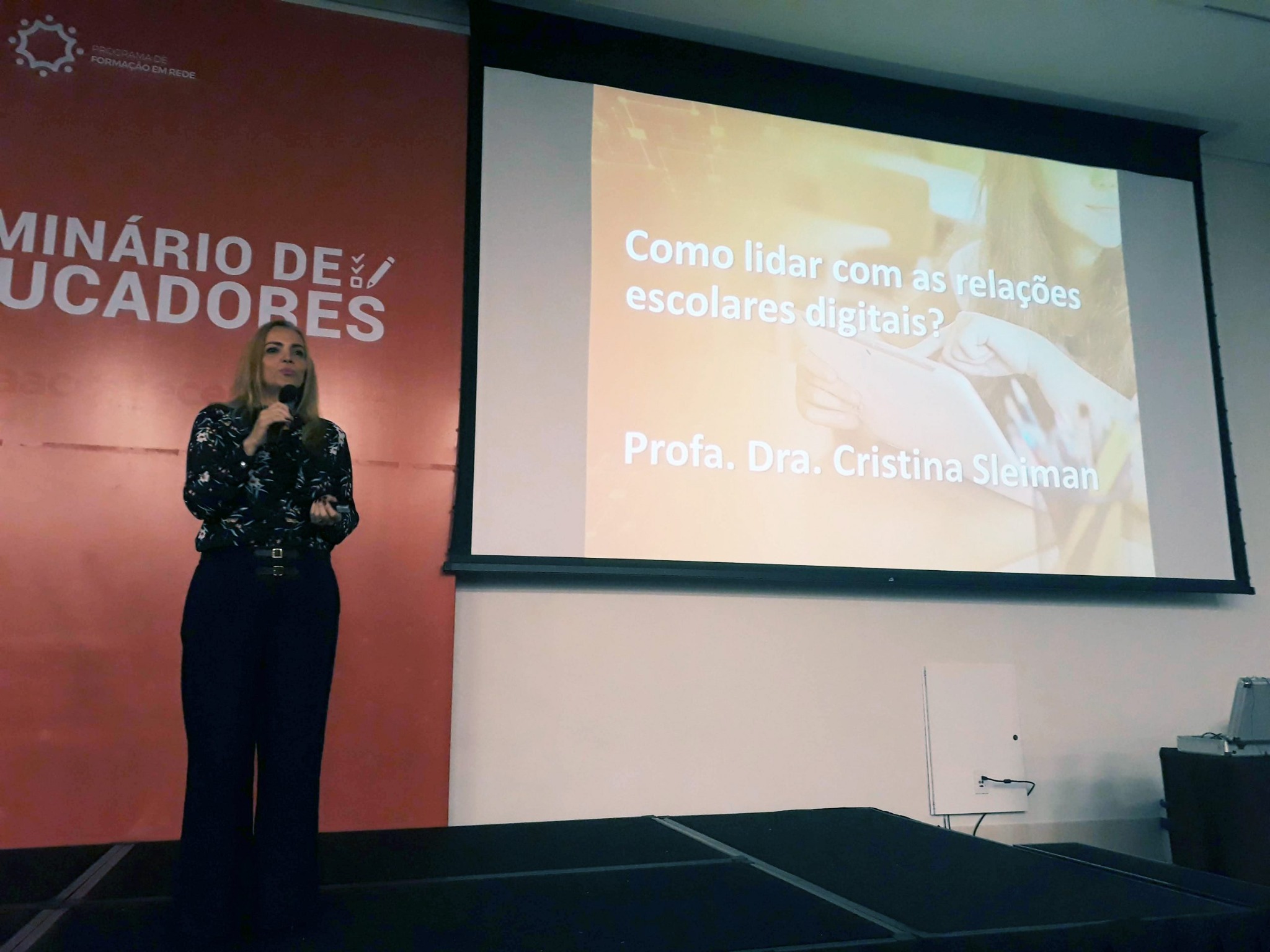 Cristina Sleiman ministrando palestra